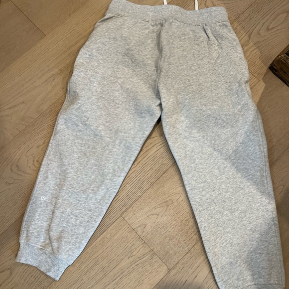 lululemon athletica Pants - Lululemon - Scuba High-Rise Cropped Jogger sz 8